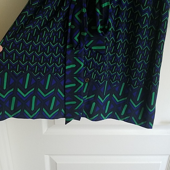 Vince Camuto Patterned Shirt Dress - Picture 3 of 4